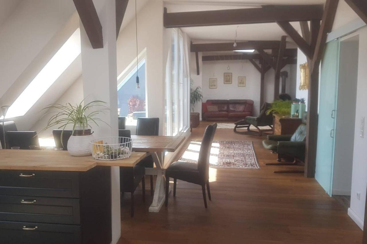 Helle Dachgeschosswohnung Fuer 8 Personen In Zentraler Lage Appartamento *